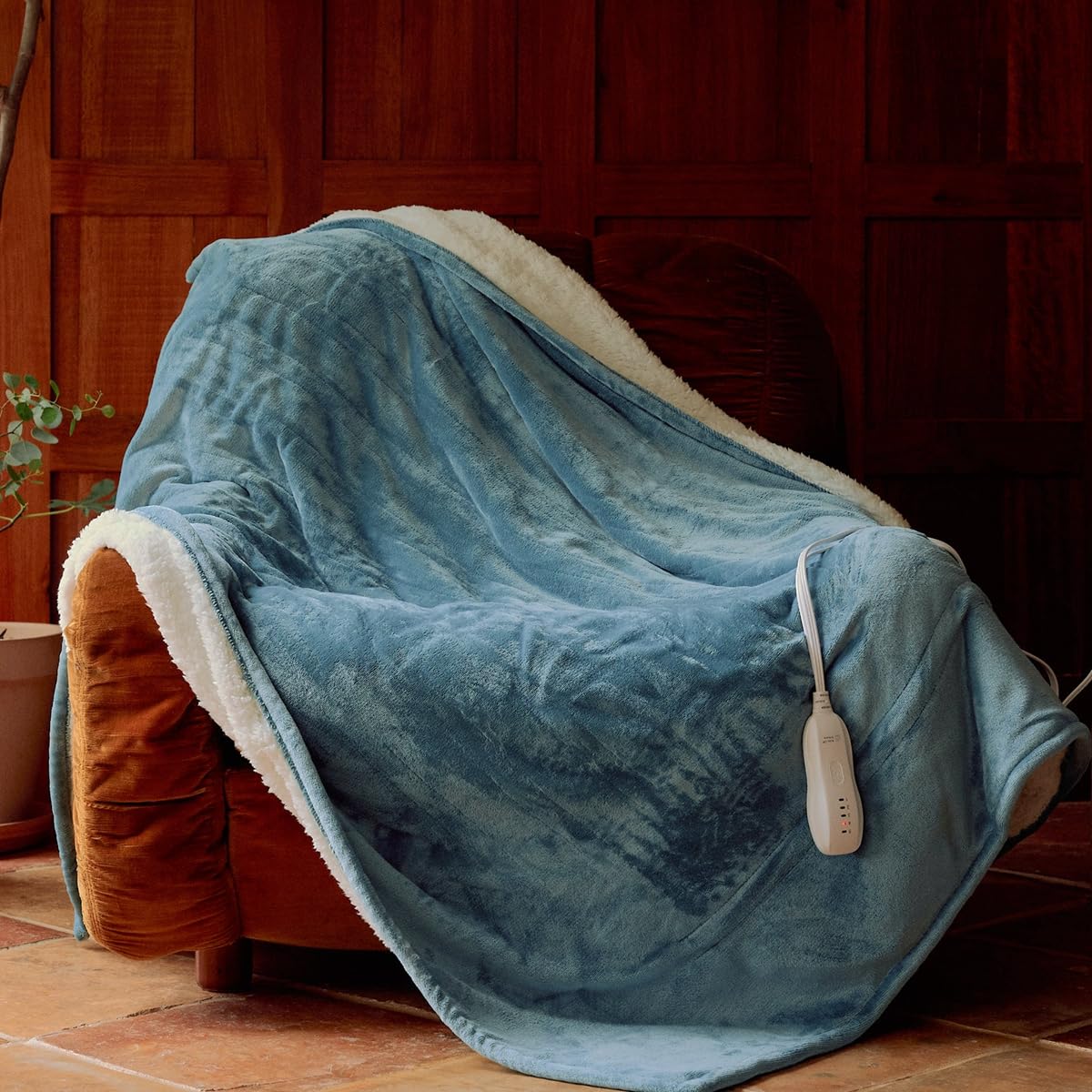 Photo 1 of SOGANASA Heated Blanket Throw 50"x60" - Machine Washable Electric Throw Blanket Office Heated Throw Blanket with ETL & FCC Certification 5 Heating Levels 3 Hour Auto-Off Overheat Protection(Green)
