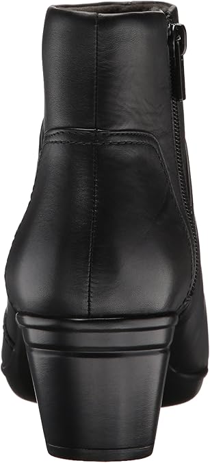 clarks women's emslie moxie ankle bootie
