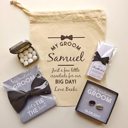 Personalisierbar Pre Gefullt Groom Hochzeit Geschenk Set Tasche Mit Fliege Taschentuch Manschettenknopfe Und Pfefferminzdoschen Amazon De Kuche Haushalt amazon de