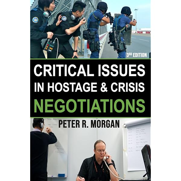 洋書 On-Scene Guide for Crisis Negotiators Hostage/Crisis Negotiations: Lessons Learned from the Bad, the Mad