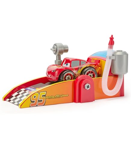Amazon.com: Disney Pixar Lightning McQueen Mechanic Shop and