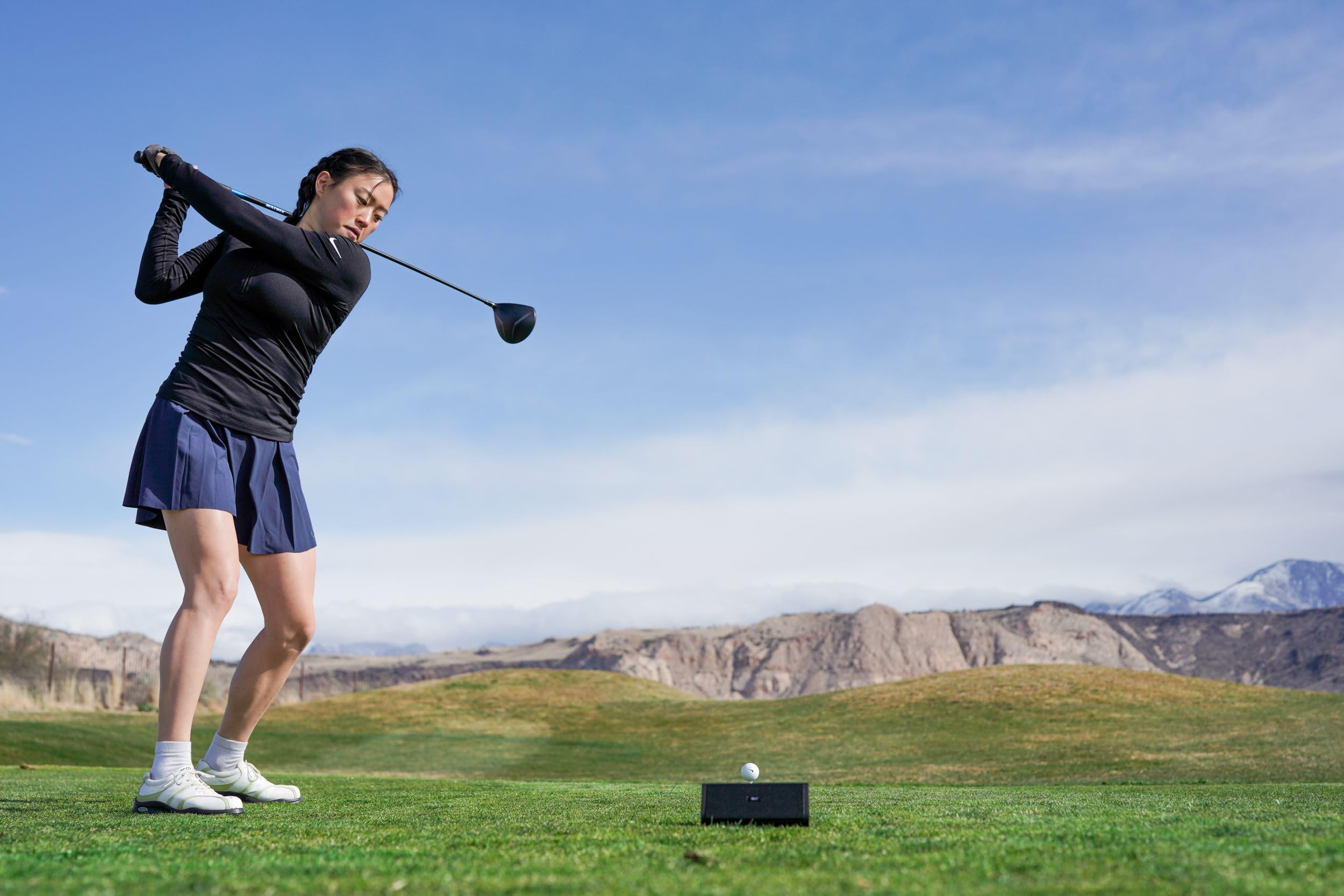 SwingLogic SLX Hybrid Pro Launch Monitor - Combined with HD Magnetic Speaker - Effectively Track Your Ball Speed, Club Speed, Distance and Smash Factor - Portable Golf GPS Device via Bluetooth (Black)