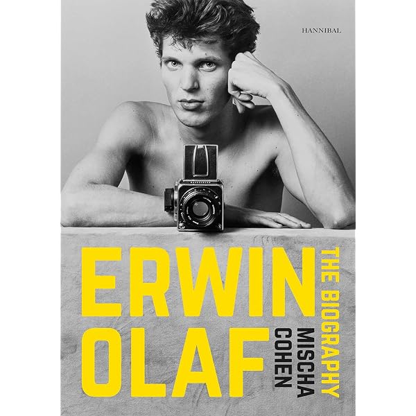 Amazon.com: Erwin Olaf: Stages: 9781636811529: Olaf, Erwin, Van
