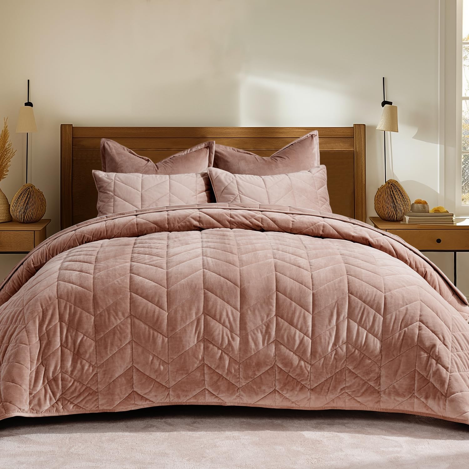 Photo 1 of ***MISSING PARTS***
EVERGRACE 3 Pieces Luxurious Queen Velvet Quilts, Ultra Soft Lightweight Velvet Comforter Set, Matelasse Oversized Bedspread Coverlet for All Season with 2 Shams, Terracotta Clay, 92"x96"