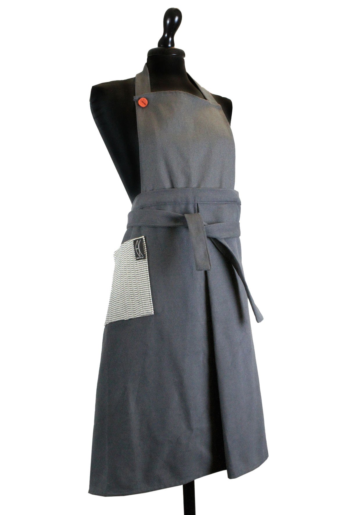 Elena Kihlman Pli Apron, Cotton, Graphite, 90 x 75 x 91 cm