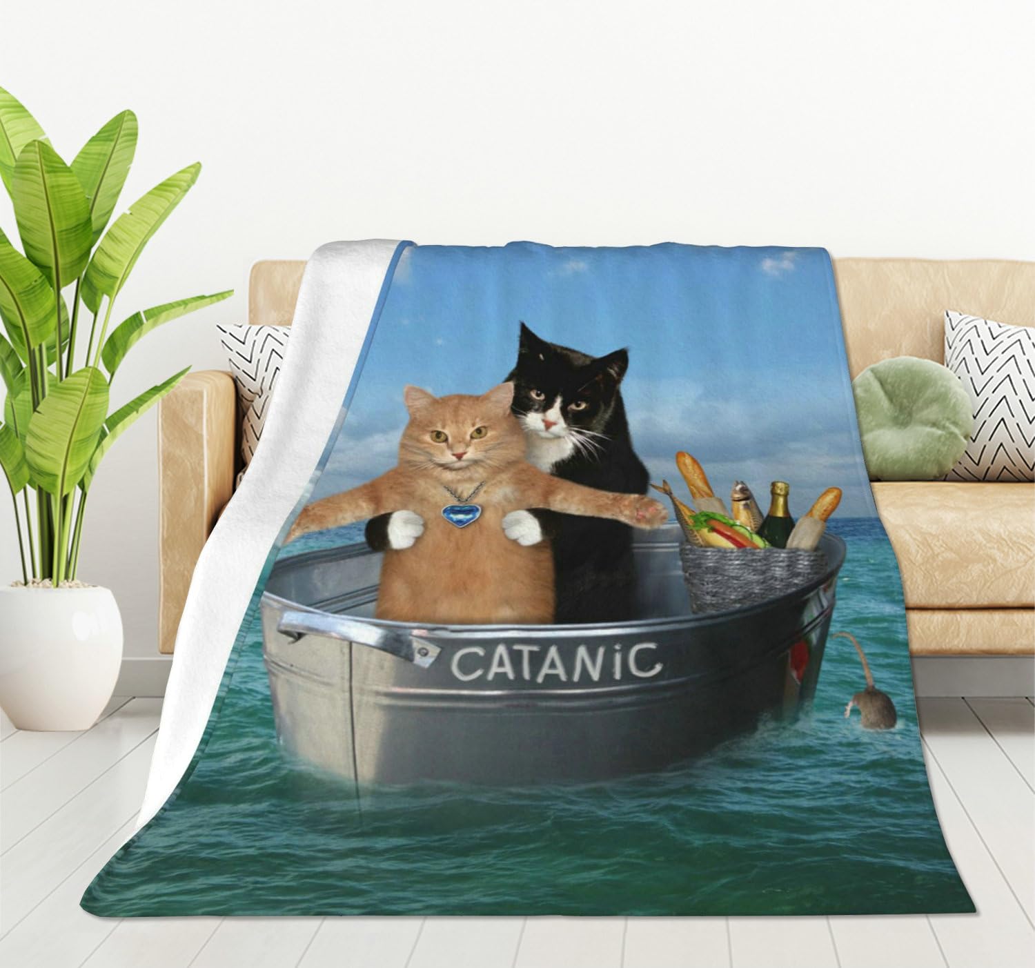 HGOD DESIGNS Funny Cats Throw Blanket Ultra Soft Warm All Season The two brave cats are drifting in the steel Decorative Fleece Blankets for Bed Chair Car Sofa Couch Bedroom 100x130cm
