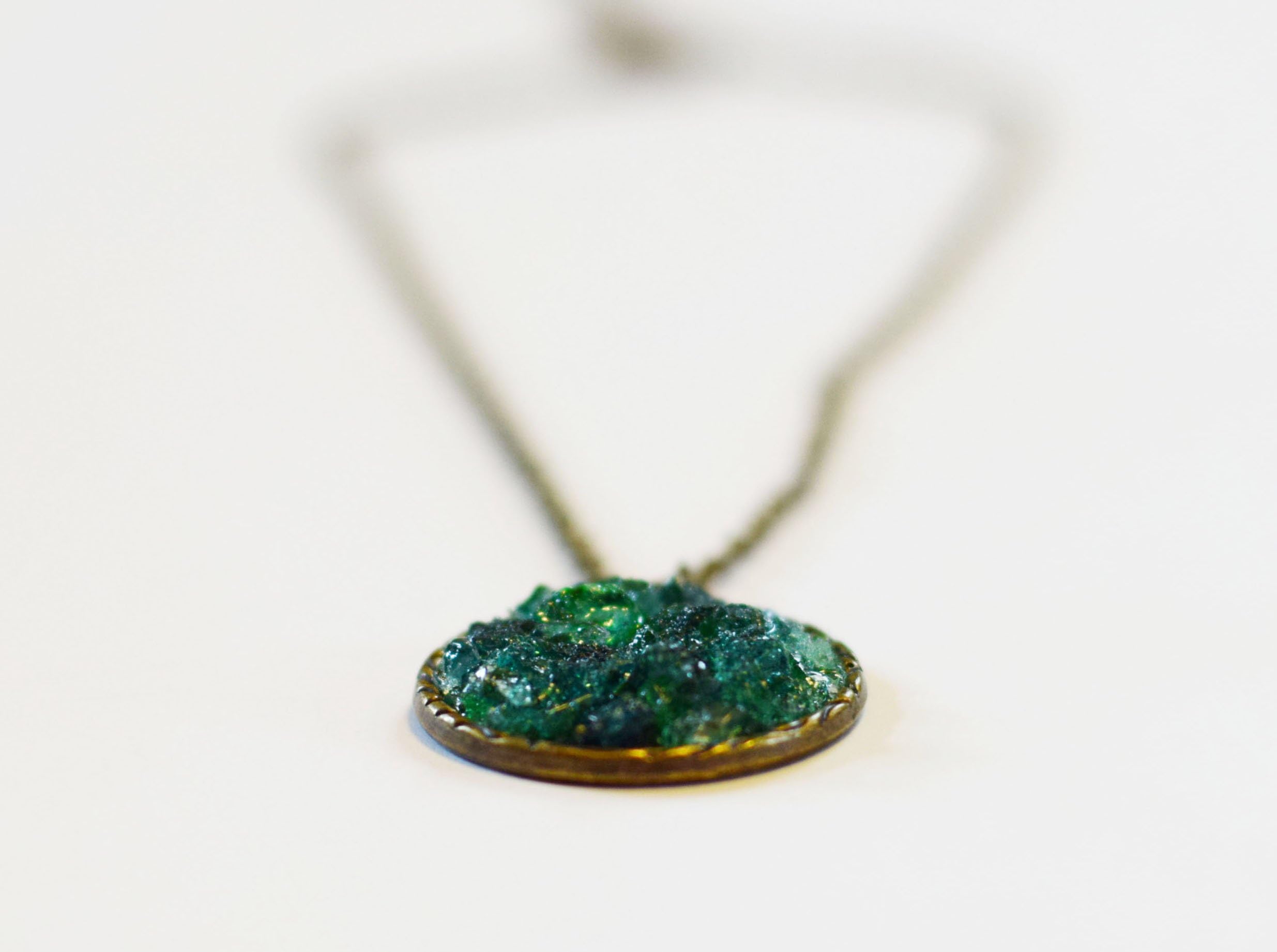 Diamante ScientificCrystal Necklace Kit. Grow Crystals and Make Your Own Beautiful Crystal Necklace. Materials to Make Two Pendants. One for You and a Friend.