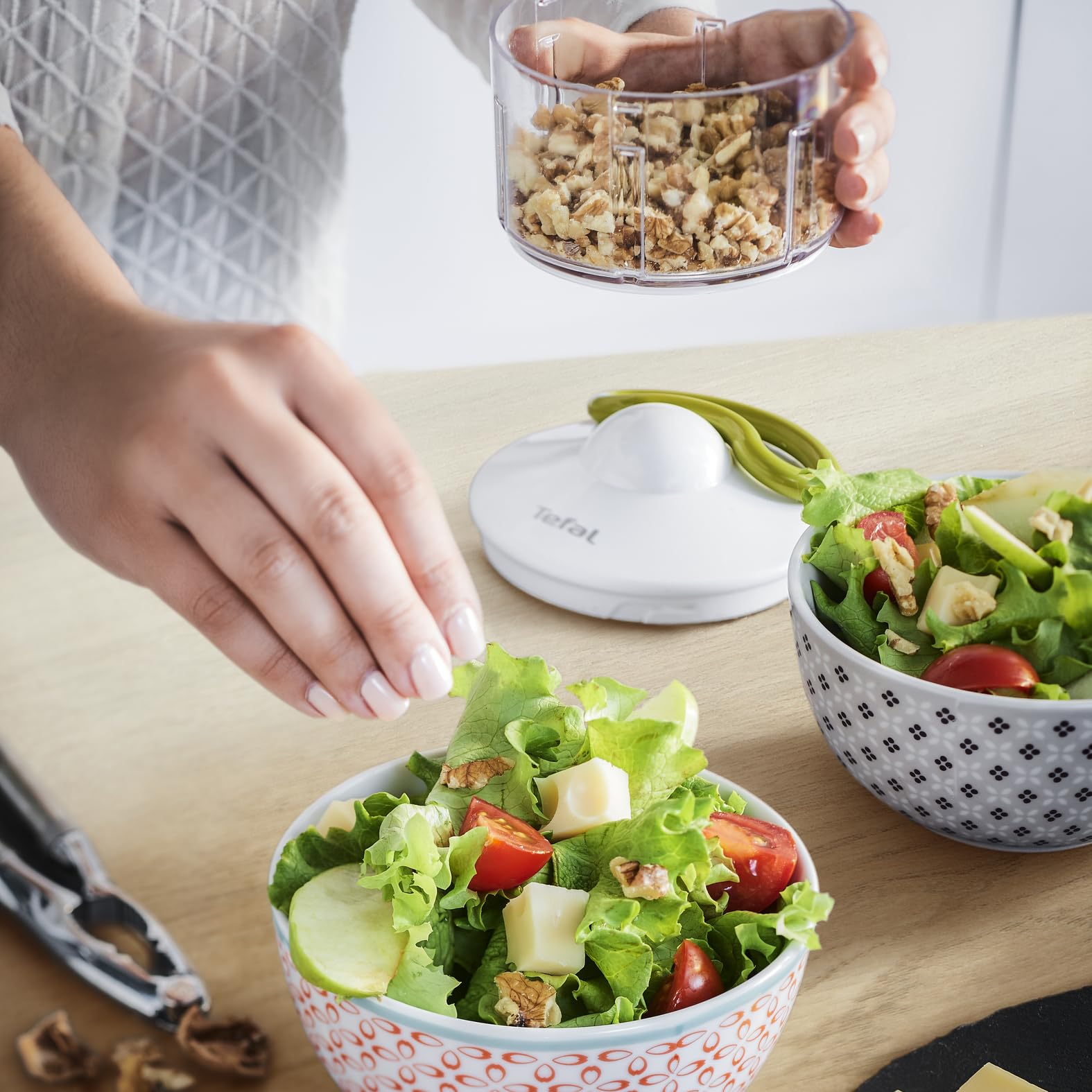 Tefal 5-Sekunden Zerkleinerer K13304, Ohne Strom, Fassungsvermögen: 500 ml, Multizerkleinerer für Gemüse, Obst, Zwiebeln, Nüsse, Knoblauch, Babynahrung, Weiß/Grün/Transparent 4