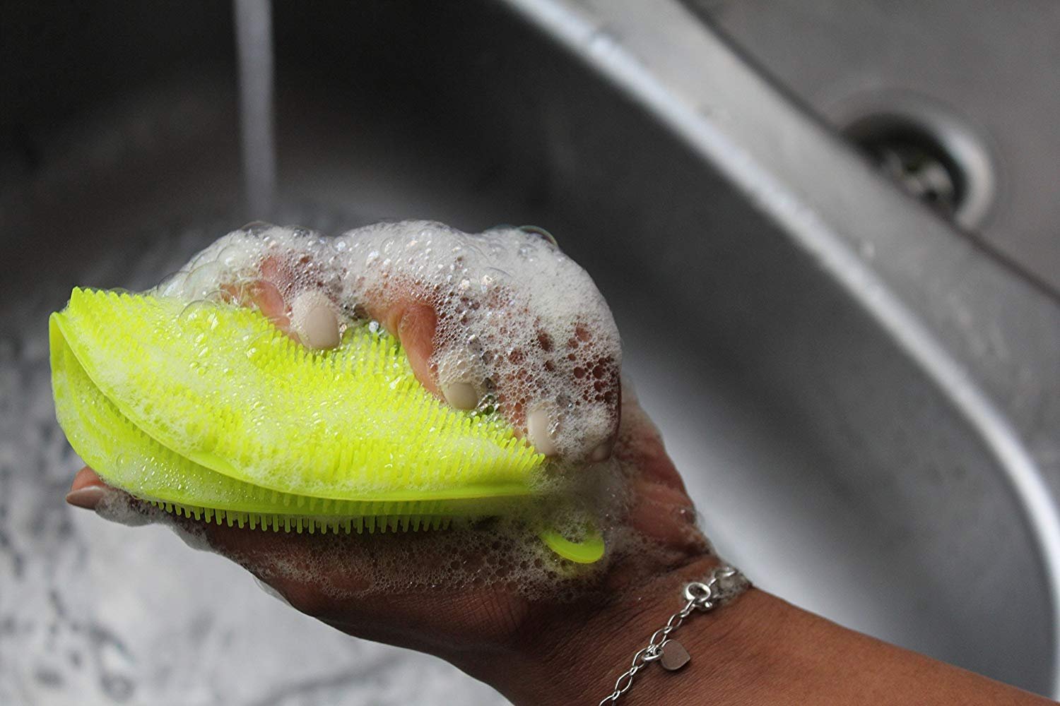 Silicone Sponge, WanJi Multipurpose Cleaning Brush: Scrubber Pad for Body&Face, Dish Washing Sponge for Glassware, Dinner Plates, Non-stick Pan, Fruit and Vegetables, Bonus 2 Dish Cloth Towel - Blue&G