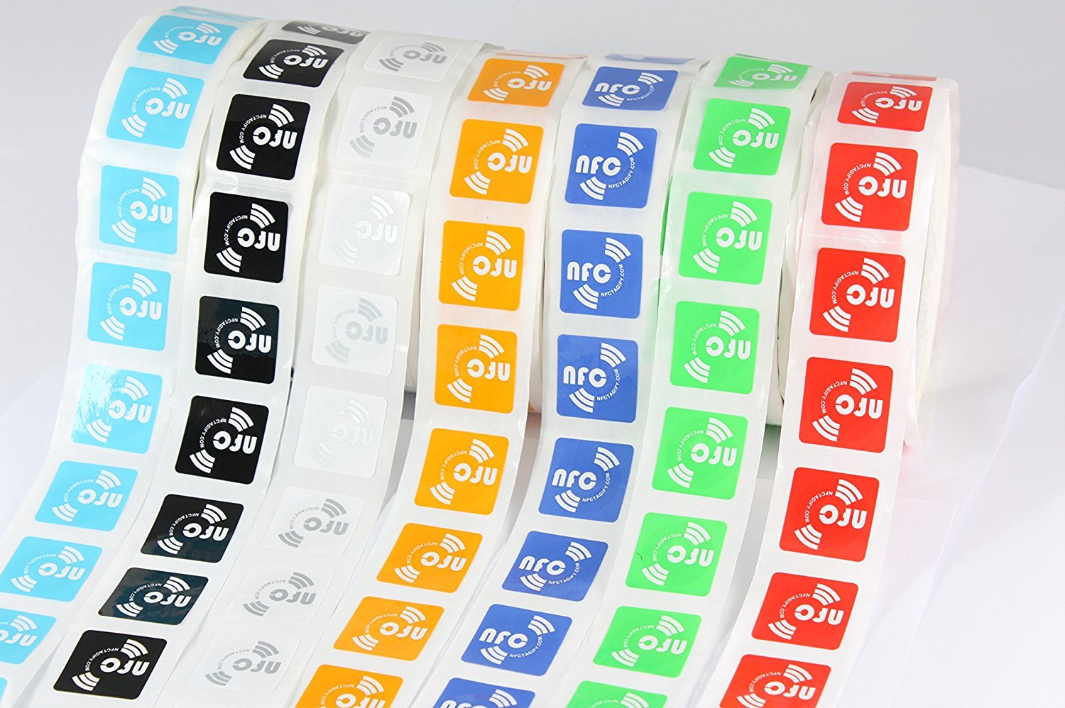 14 X NFC Tags | NXP Chip NTAG213 | 144 Bytes Memory | 7 Colours | Square self-adhesive labels | High Scan Strength with Ultra Slim Design