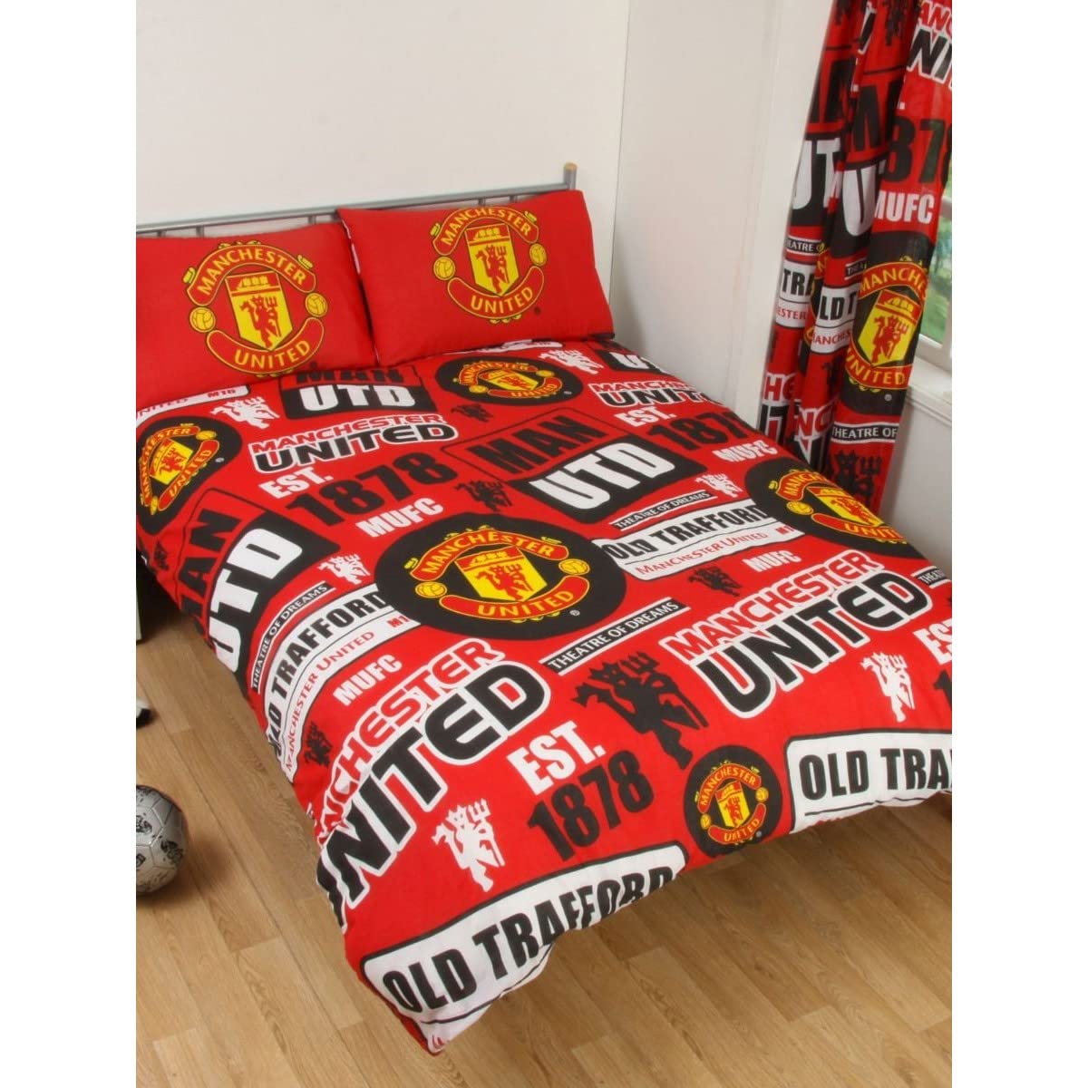 Manchester United Official Patch 3 pieces Double Duvet Cover Set - Red