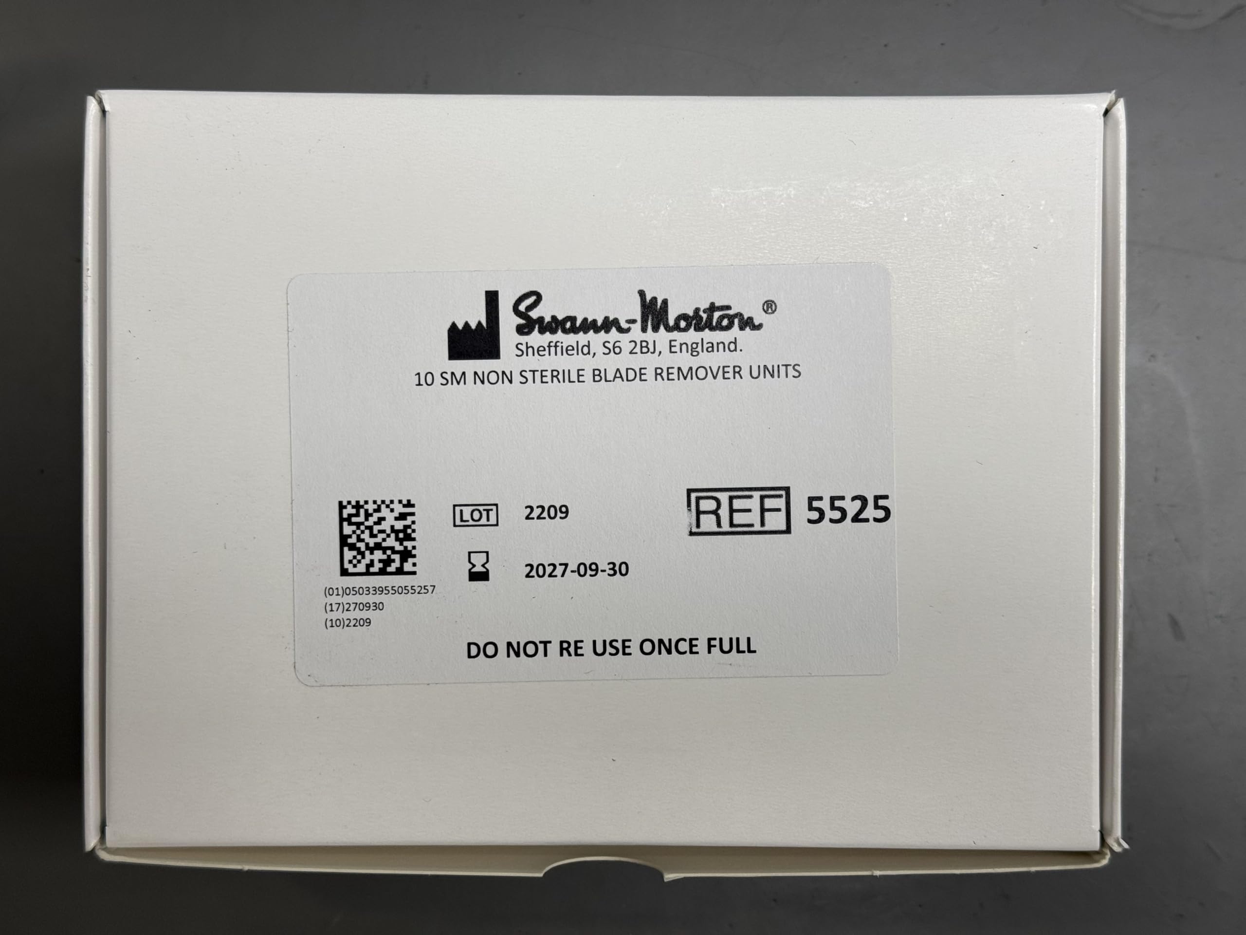 Box of 10 Swann-Morton Non-Sterile Surgical Blade Remover Units