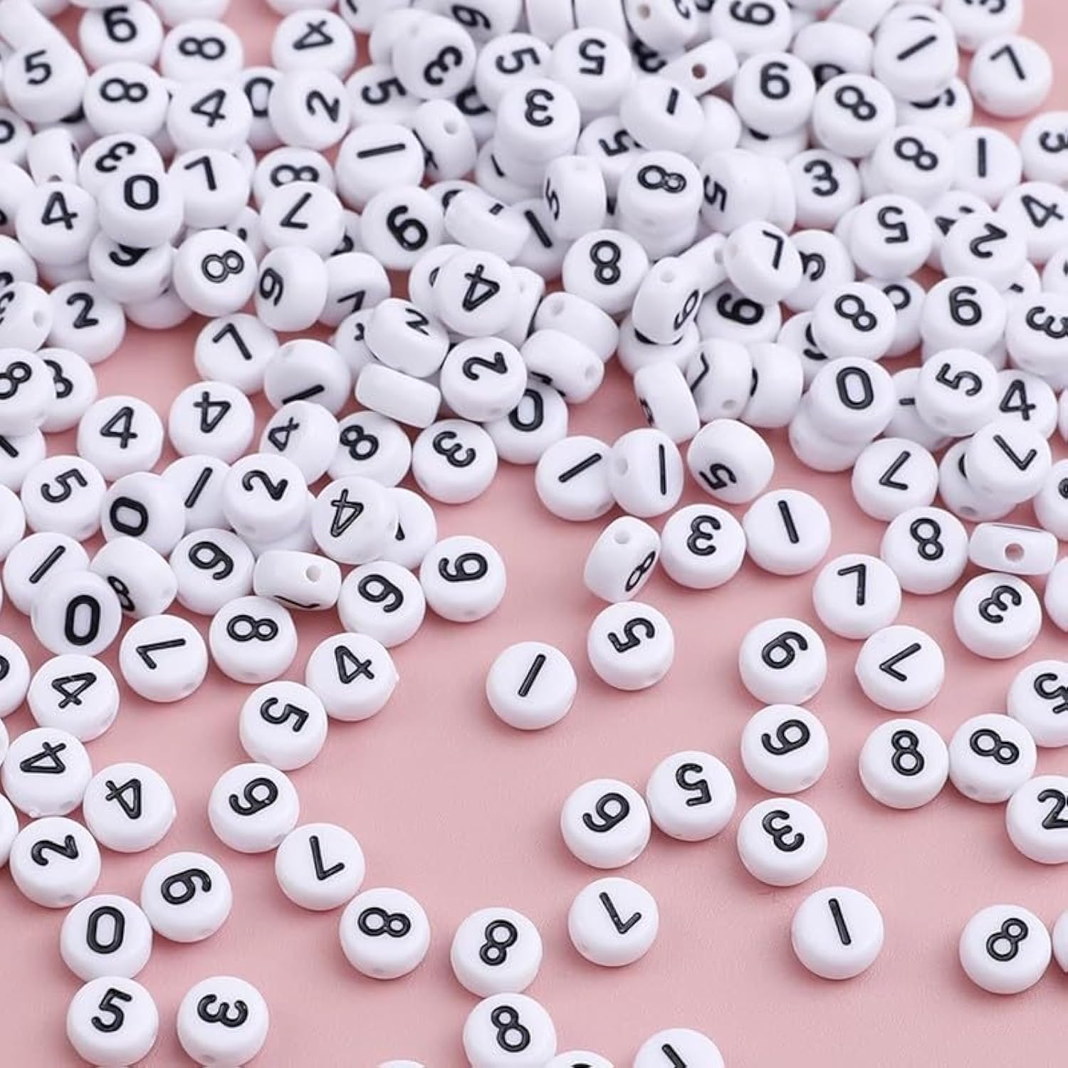 HERZWILD 800pcs Number Beads 4 x 7 mm Black Round Craft Bead Letters 0-9 Flat Round Acrylic Beads for Jewellery Crafts (4 x 7 Black Number)