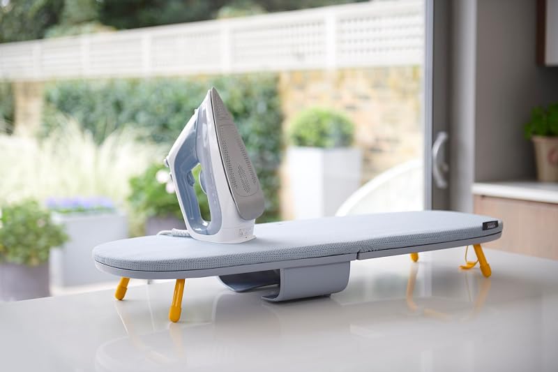 Pocket Planche à Repasser Pliante 90 x 33 cm avec Housse en Coton 100%, Rangement Compacte, Table Peu Encombrante, Porte-Fer Intégré, Gris/Jaune