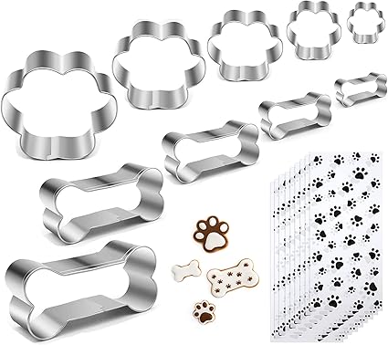 Amazon 犬のおやつクッキーカッターセット 犬のおやつバッグ付き 犬の骨クッキーカッター 子犬のおやつ型 ステンレススチール 犬の肉球プリント クッキー型 自家製のお菓子用 各種サイズ 10 Cutters 50 Bags Eke クッキー型 通販