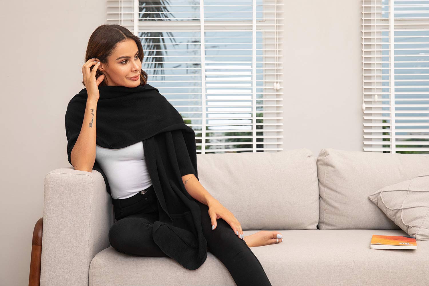 luxilooks Bed Shawl Blanket Cover Warm Scarf Bed Jacket Cape with Pockets for Women luxilooks Bed Shawl Blanket Cover Warm Scarf Bed Jacket Cape with Pockets for Women