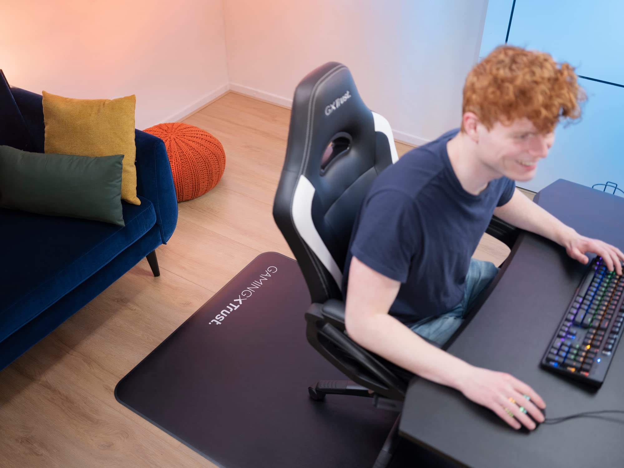 Trust Gaming GXT 715 Bodenschutzmatte 99 x 120 cm, Stuhlunterlage für Gaming Stuhl & Bürostuhl, Unterlage für Hartböden, Schreibtischstuhl Unterlage aus Robustem Material – Schwarz 4