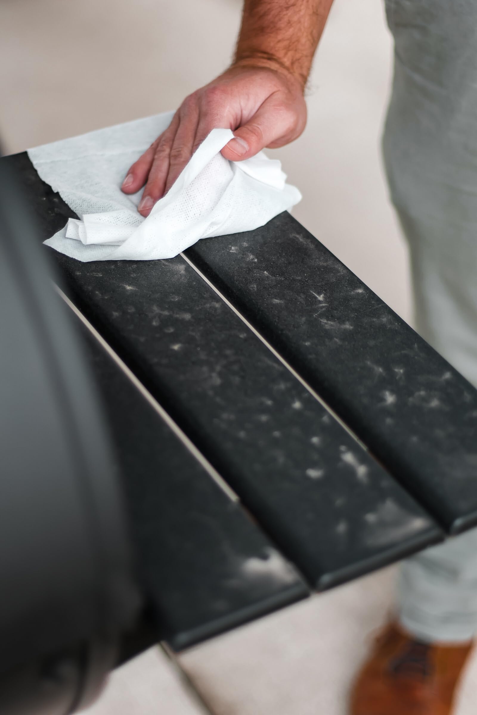 Crocodile Cloth Grill - 80 (15