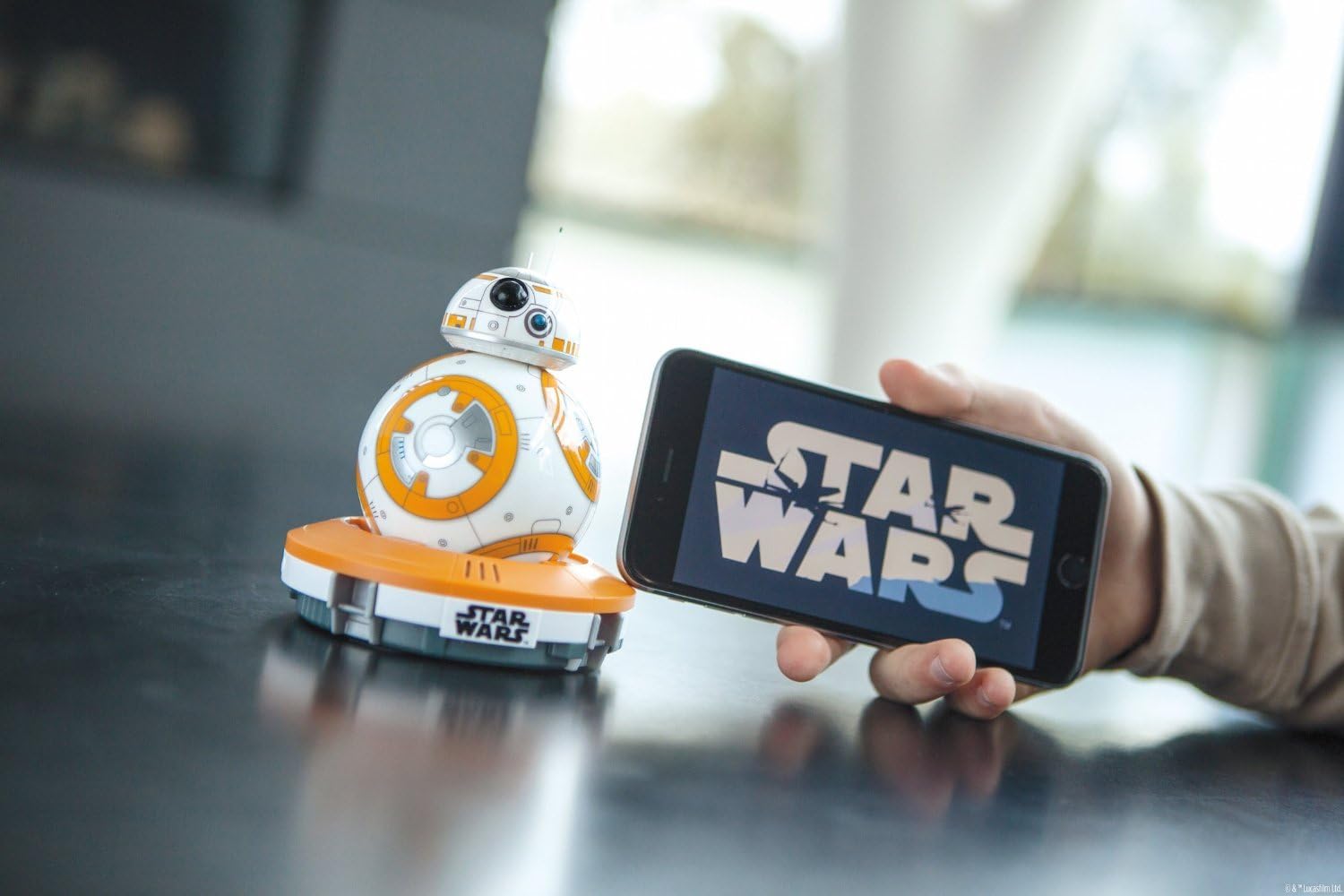 Amazon Sphero スター ウォーズ エピソード7 スター ウォーズ フォースの覚醒 8 ドライブ ホログラム機能 8 App Enabled Droid By Sphero 並行輸入品 ラジコン ドローン 通販