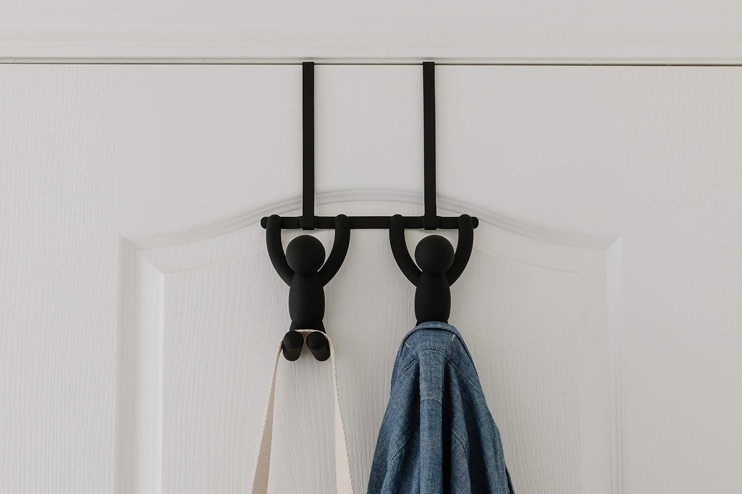Umbra Buddy Over the Door Double Hook, Storage for Coats Hats, Scarves, Towels and More, Matte Black, 21.59 x 6.35 x 31.75 cm - Image 3