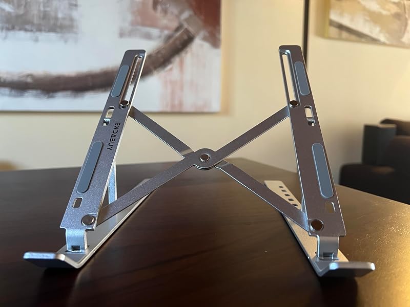 ® Soporte Portátil Plegable. Laptop Stand. 7 Ángulos. Elevador Portátil. Refrigeración Soporte Ordenador Portátil. Máxima compatibilidad con Portátiles, Macbook, Ipads y Tablets. Aluminio. — foto 6 de 8