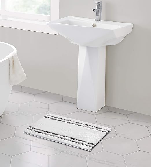 Amazon Com Vcny Home Hotel Bath Rugs 17 X 24 Grey White Home Kitchen