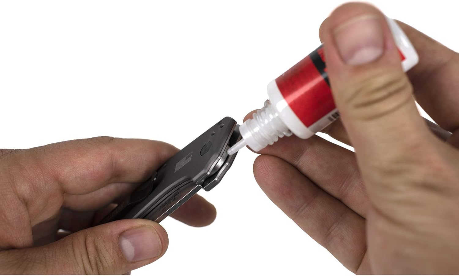 Kershaw Knife Oil (0.4 fl oz); Engineered to Protect and Enhance the Folding Mechanisms of Any Knife; Keeps Knives Sharp, Shiny and Protected; Suitable for All Types of Knives; Non-Toxic : Sports & Outdoors