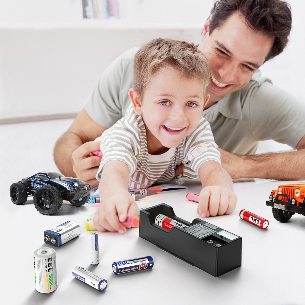 EBL Batterien Tester Universal Batterieprüfergerät für AA AAA NI-MH C D LI-ION 18650 14500 18500 10440 NI-MH 9V LI 9V Batterie testgerät mit LCD-Anzeige Akku Testgerät für Spannung