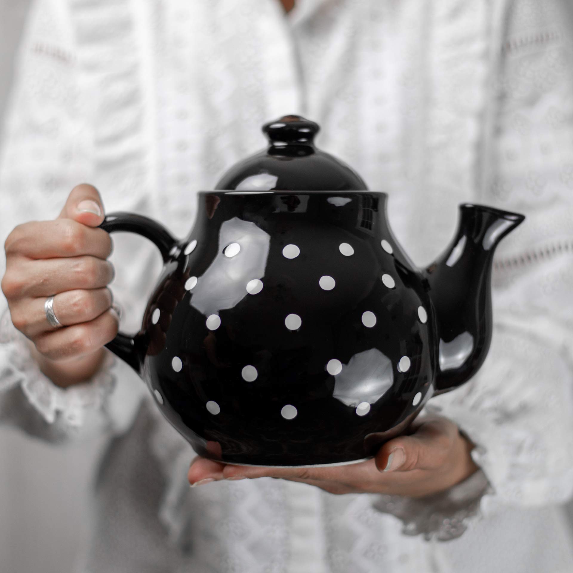City to Cottage Ceramic 60 oz Teapot, Large Tea Pot for Bloomig and Loose Tea Leaf, Handcrafted Premium Teaware, Black and White Polka Dot Tea Pot for (5-6 Cups) Serving Tea, Teapot for Tea Lovers