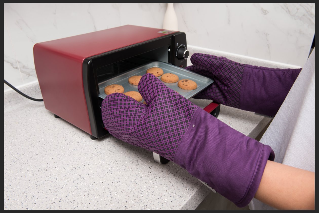 Silicone Oven Mitts Plaid Heat Resistant Potholders Cooking Gloves Non-Slip Grip for Kitchen Oven, BBQ Grill and Fire Pits - Ideal for Cooking, Baking 7x13 inch 1 pair (khaki) by LA Sweet Home