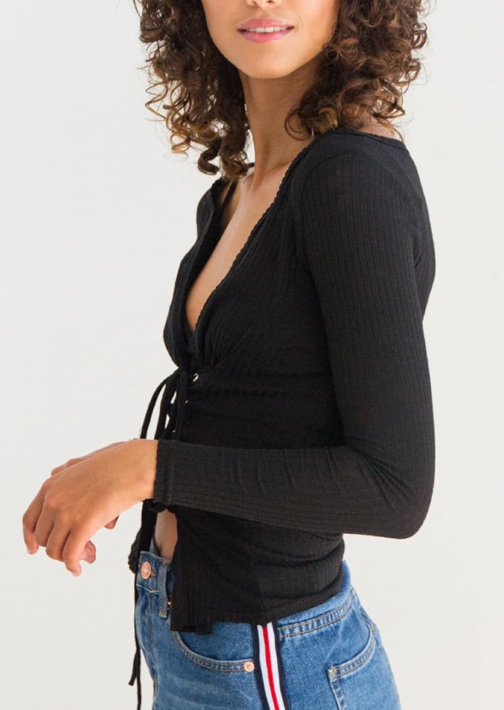 blusas negras escotadas