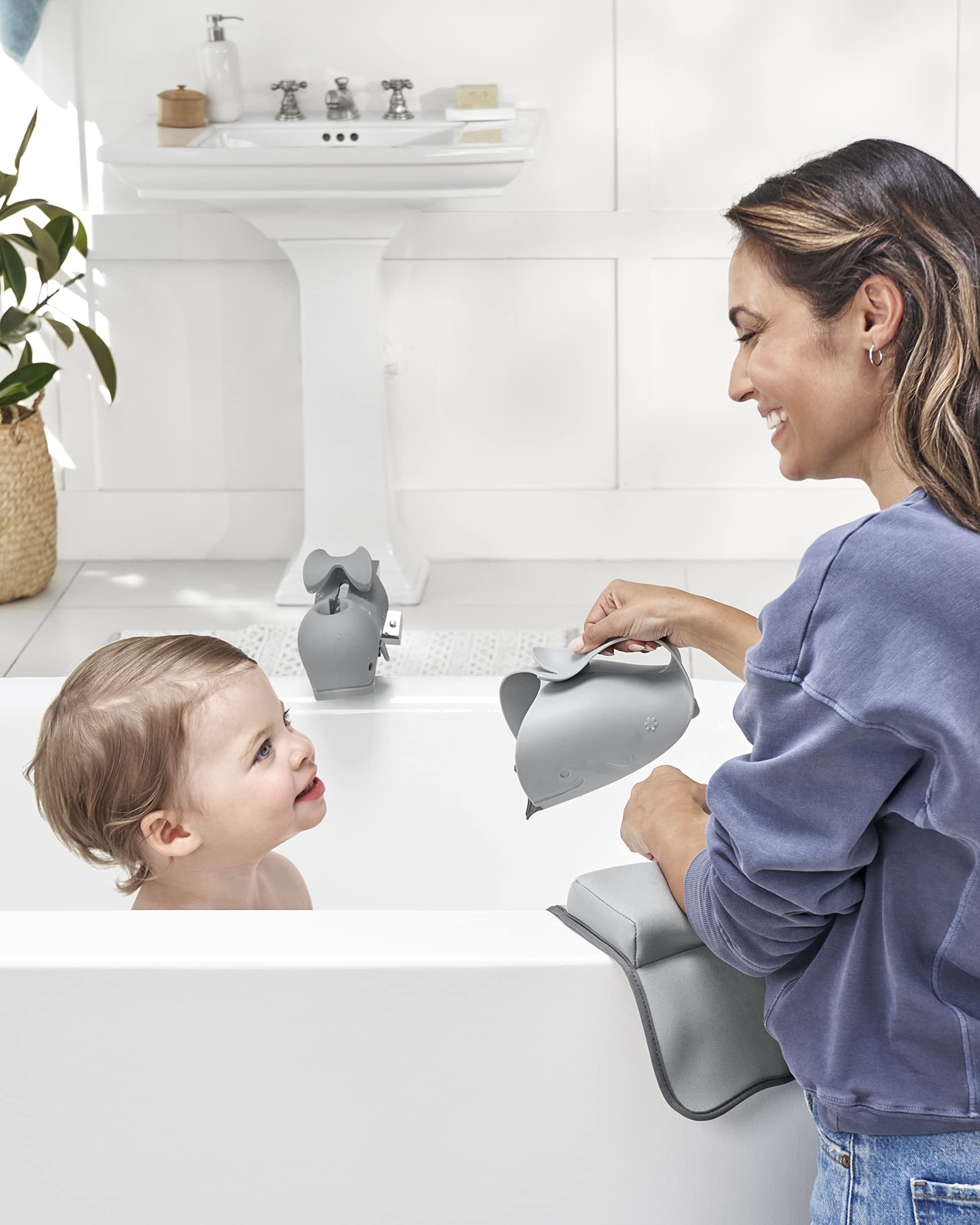 Skip Hop Baby Bath Rinse Cup MOBY Tear-free Waterfall Rinser Grey Age 0+