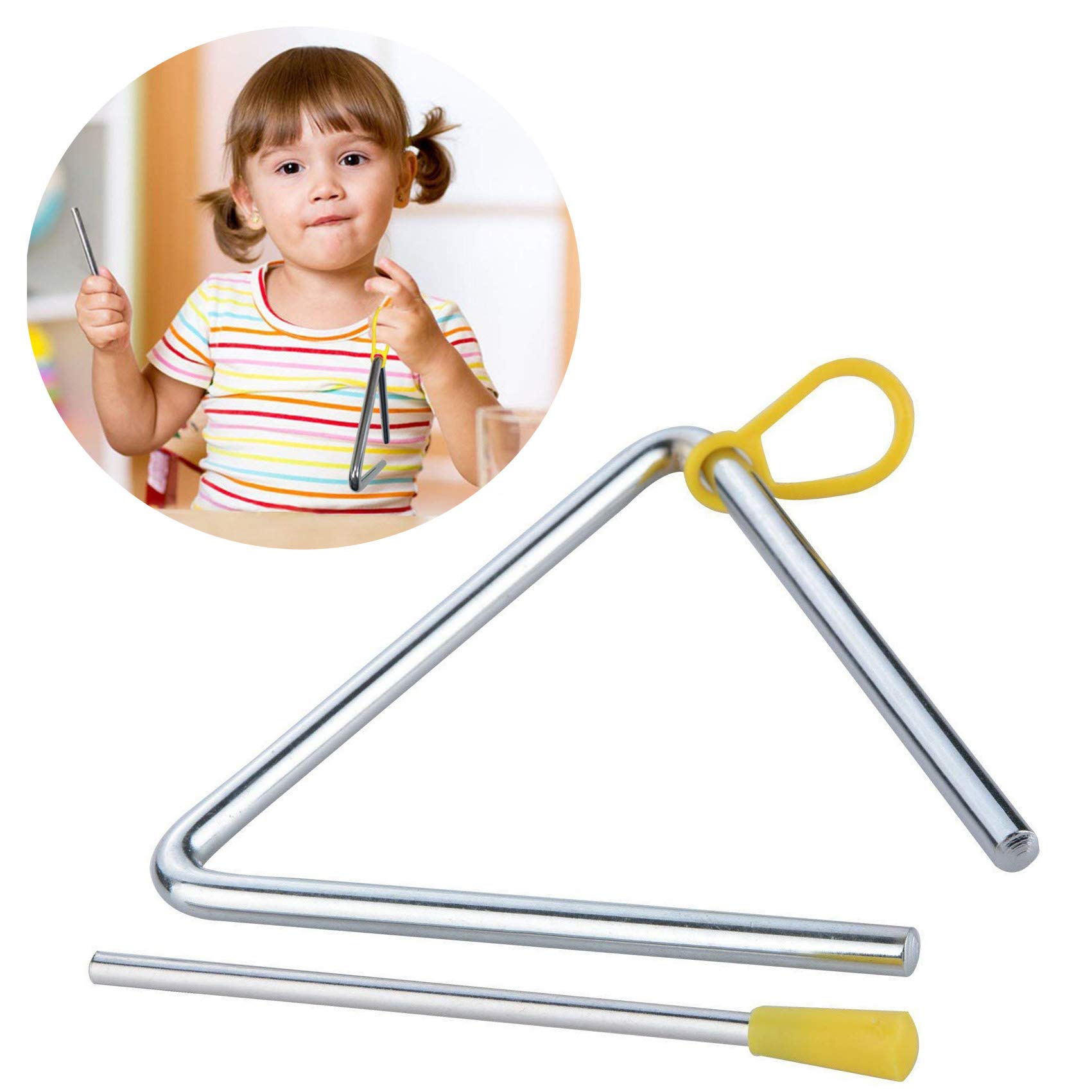 Los instrumentos musicales de los niños fijan los juguetes musicales de madera con el bolso que lleva