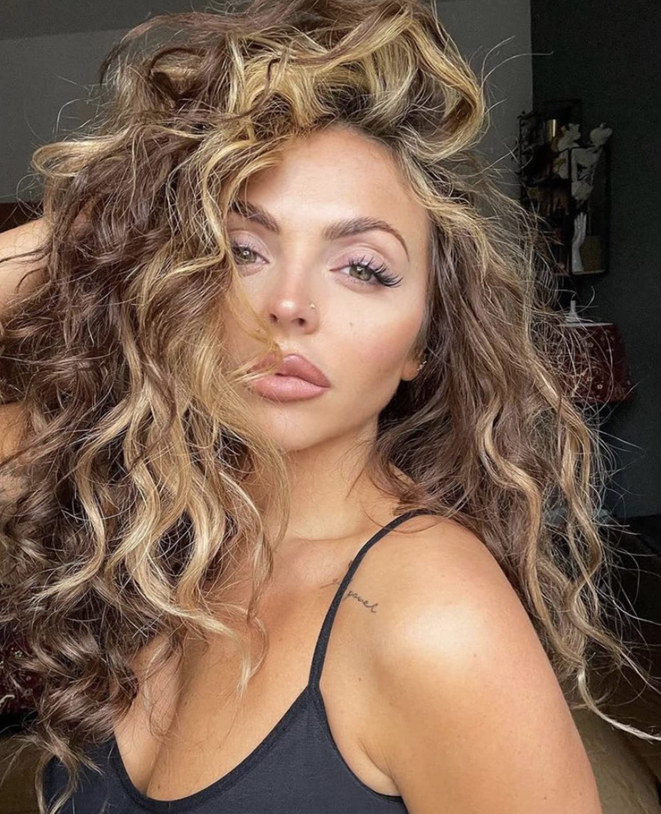 Photo 1 of Fencca Brown Highlights Long Curly Wigs for Women Heat Resistant Synthetic Hair Brown Mixed Blonde Wave Curly Wig