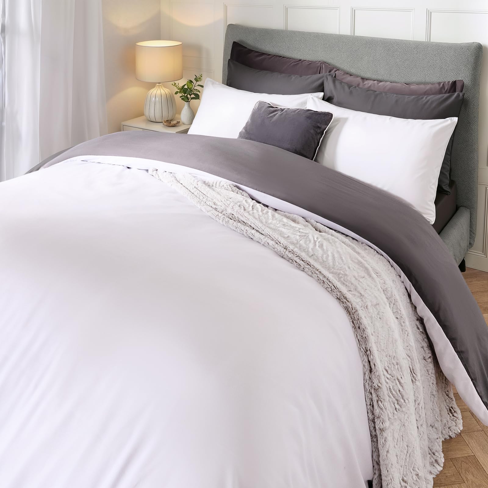 Brentfords King Size Duvet Cover Set, Super Soft Warm Luxurious Plain Dyed Reversible King Size Quilt Cover Set Microfibre Bedding with Pillowcases, Grey/White