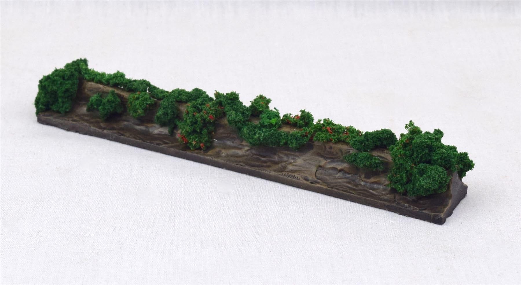 OO Gauge Embankment Hedgerow by WWS - Scenery, Terrain, Model Rail