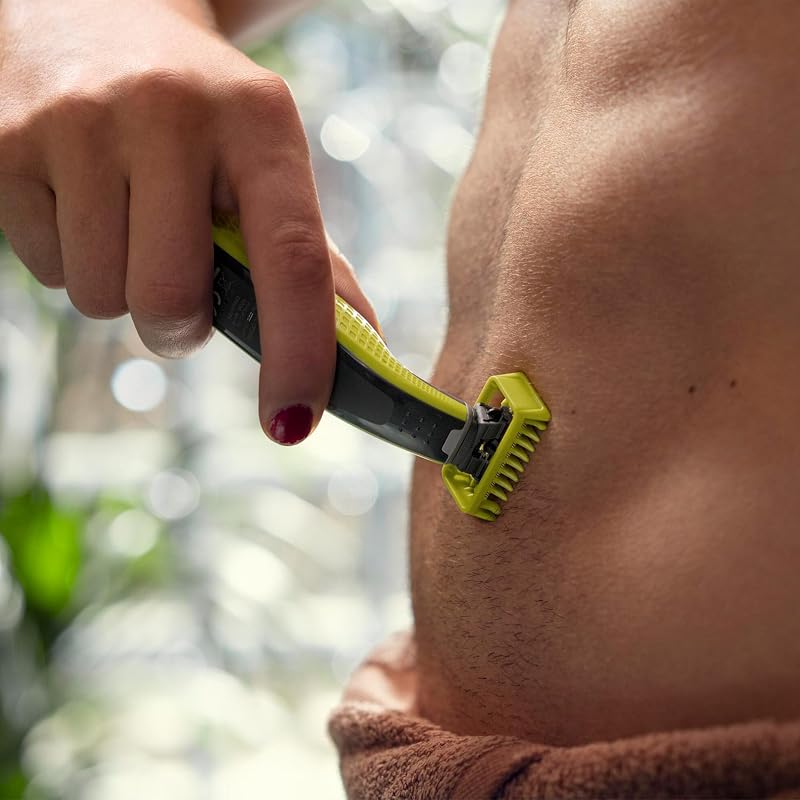 OneBlade 360 Face & Body - elektrischer Rasierer, Trimmer & Bodygroomer, 3x 360 Klingen, 4x Trimmaufsätze (1/2/3/5 mm), 2x Körperaufsätze, Nass- & Trockenrasur für Gesicht & Körper (QP2834/31)