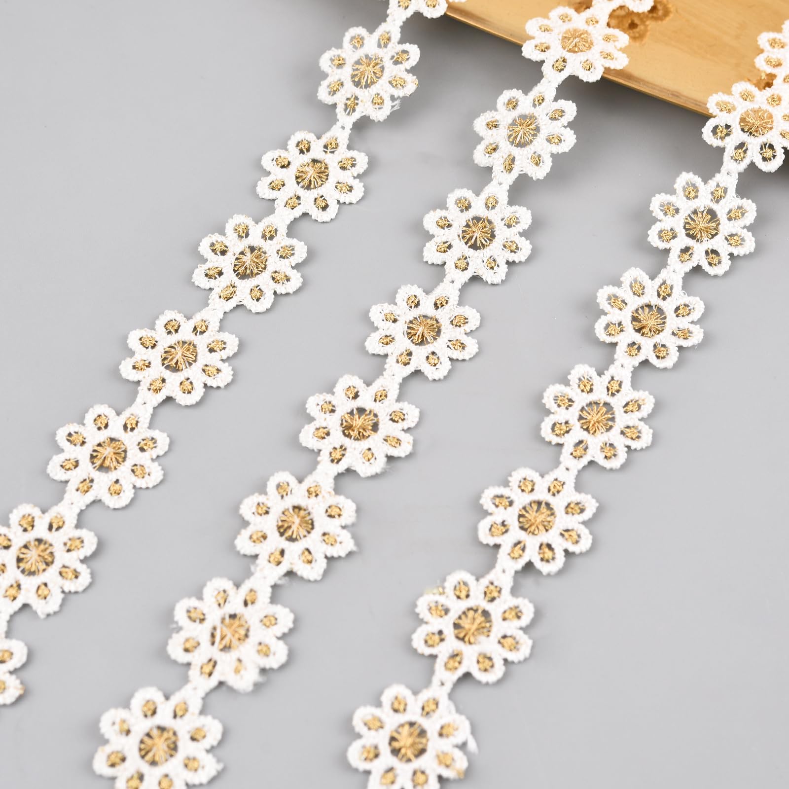 URROMA White and Gold Flower Lace Trim, 10 Yards Daisy Lace Ribbon Roll Vintage Ribbon for Sewing Crafting Wedding Cards Decorations DIY Crafts