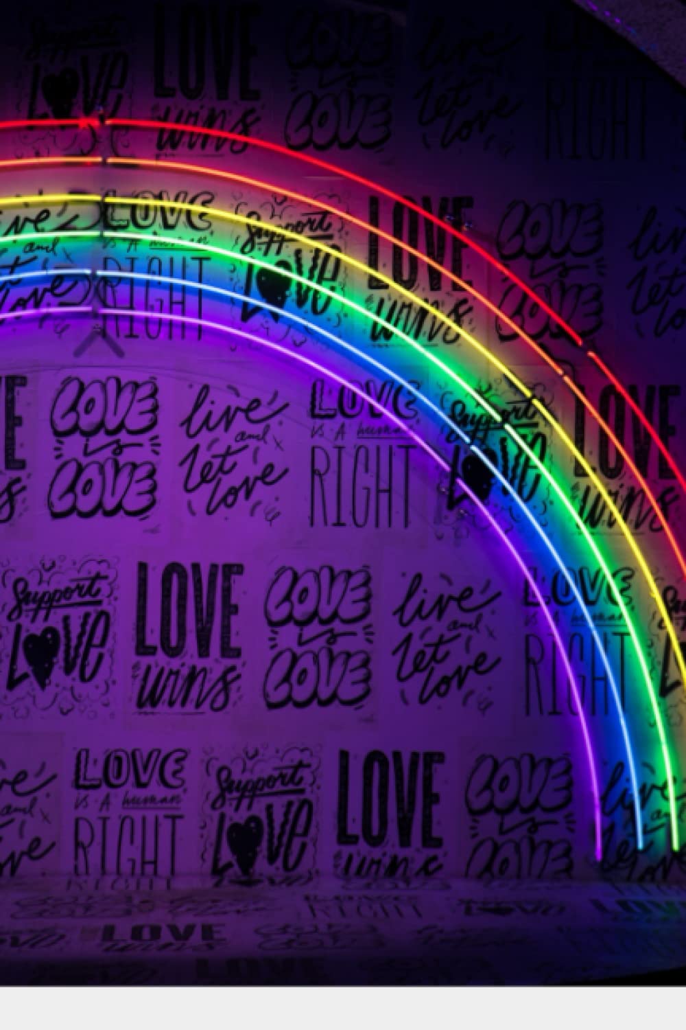 NOTEBOOK RAINBOW LOVE : 6 x 9: LOVE WINS A5