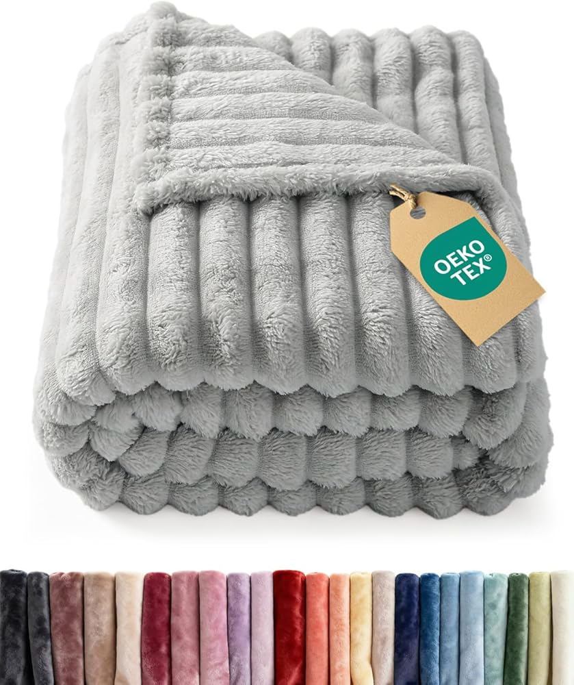 Super Soft Fleece Blanket Queen Size - Fleece Throw Blanket for Bed, Couch &amp; Chair - Cozy, Warm &amp; Breathable - All Season Fuz