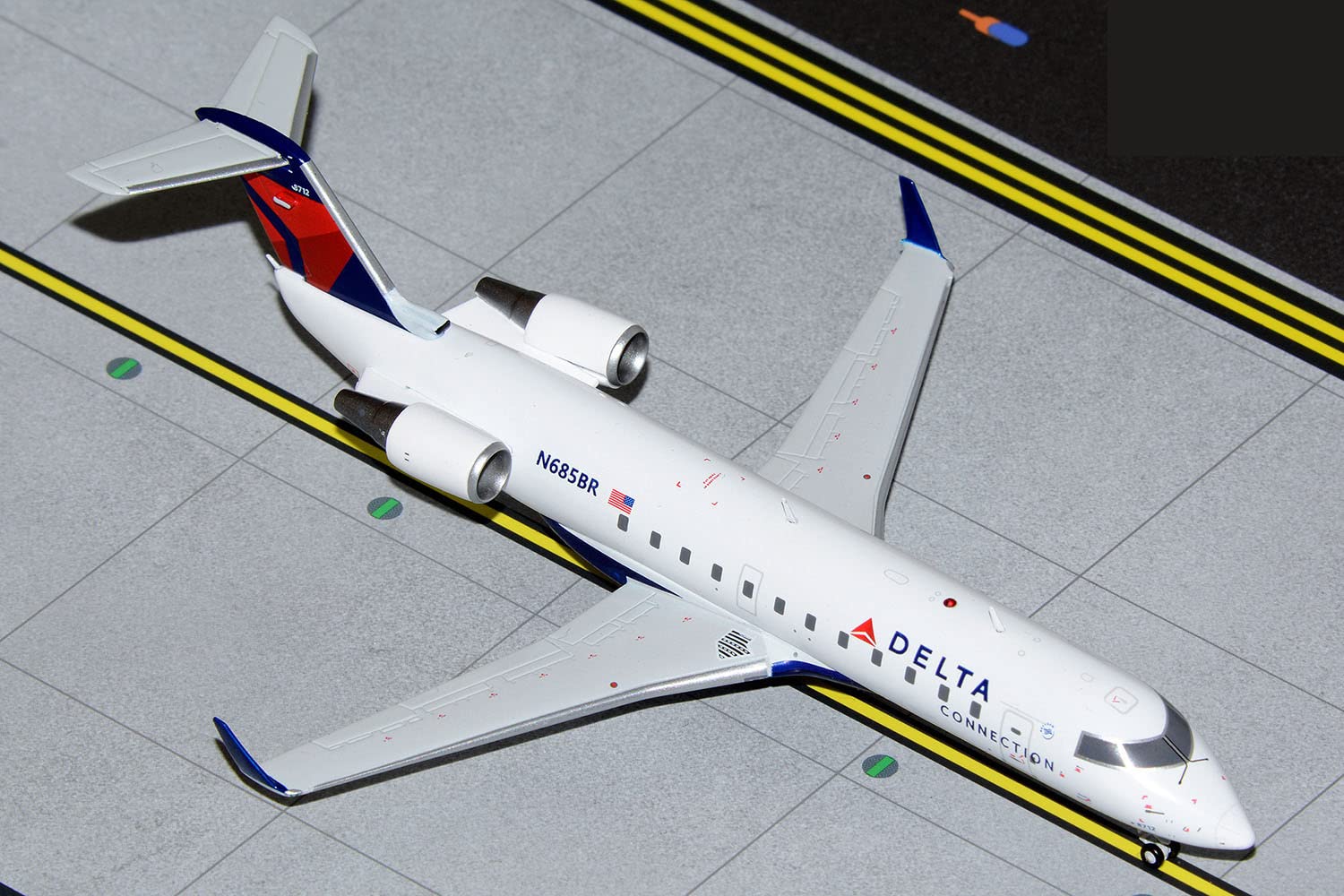 GeminiJets G2DAL1074 Bombardier CRJ-200LR Delta Connection/Endeavor Air N685BR Scale 1/200