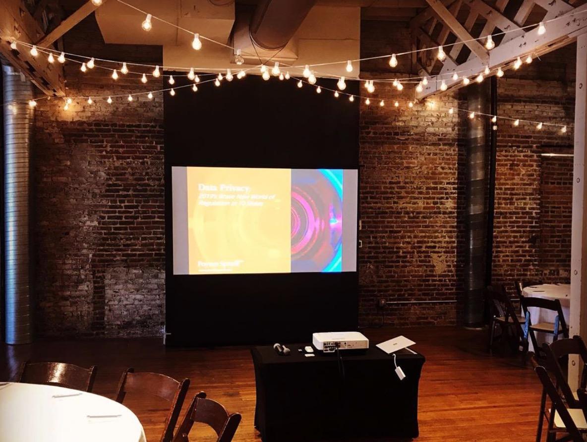 [Elite Screens] ezCinema 2 Series