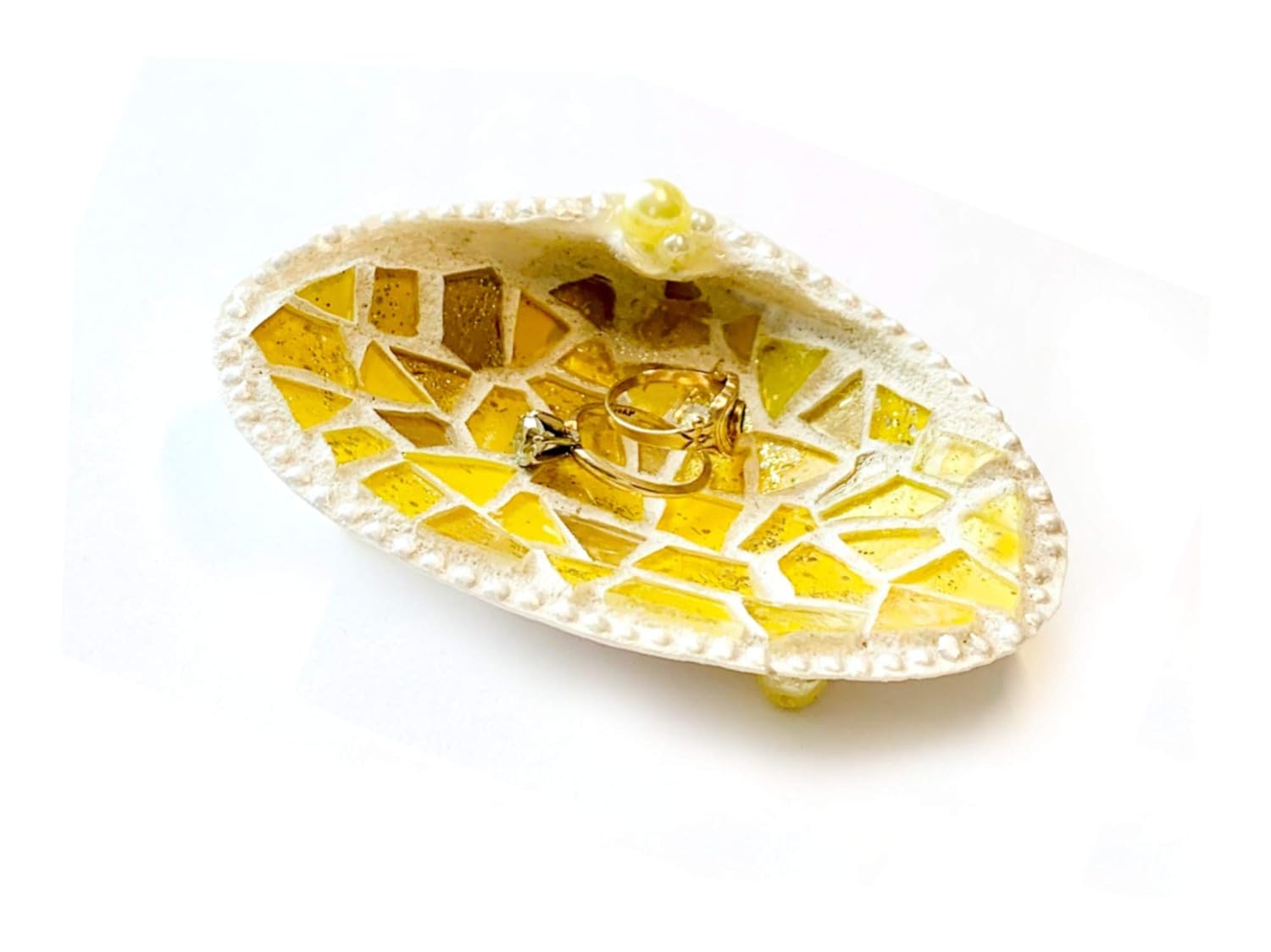 Amazon Com Mosaic Shell Ring Dish Real Shell Ring Keeper Beach