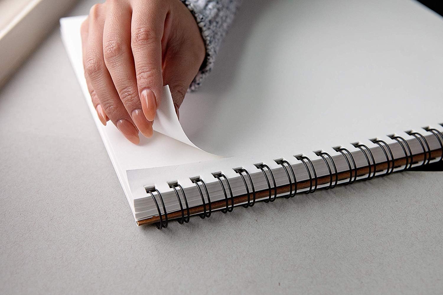Strathmore 455-3 400 Series Sketch Pad, 9"x12" Wire Bound, 100 Sheets: Arts, Crafts & Sewing