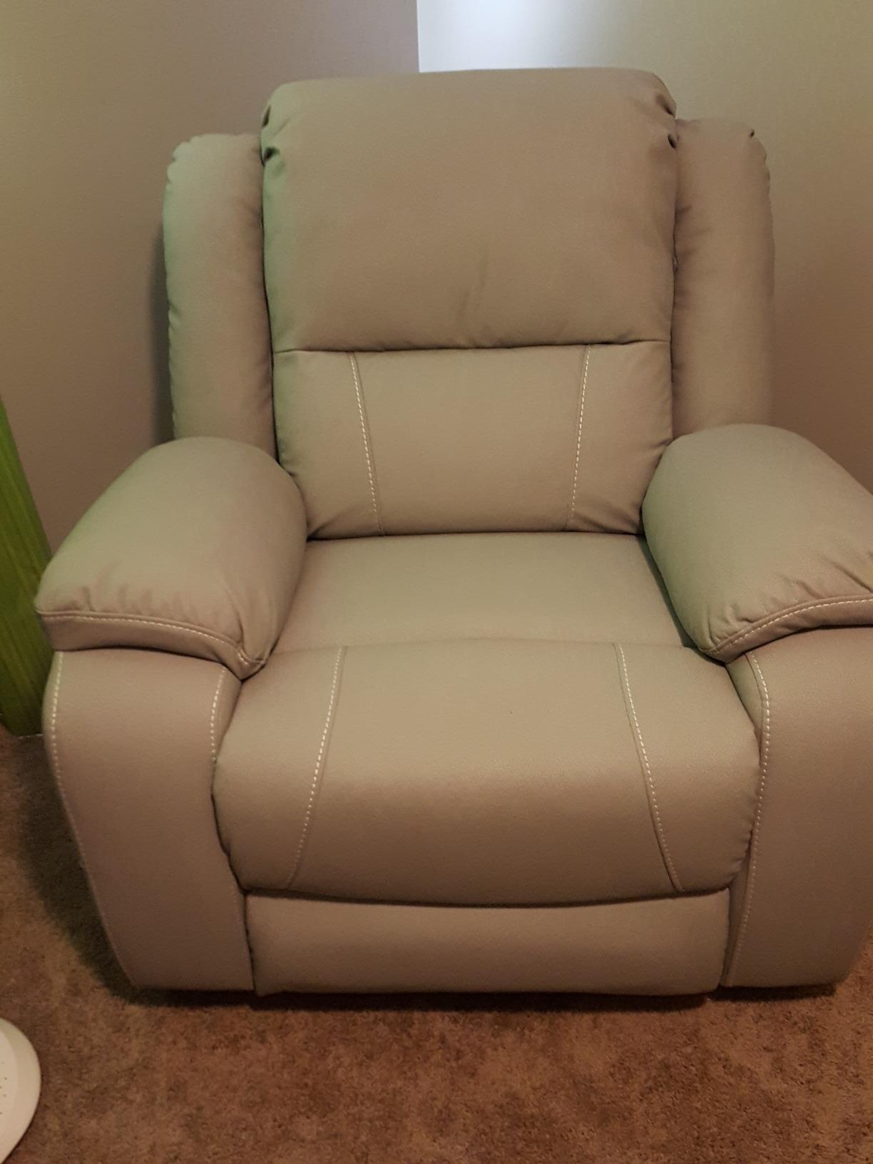 14/mo Finance Great Deal Furniture Teresa Classic Tufted Leather