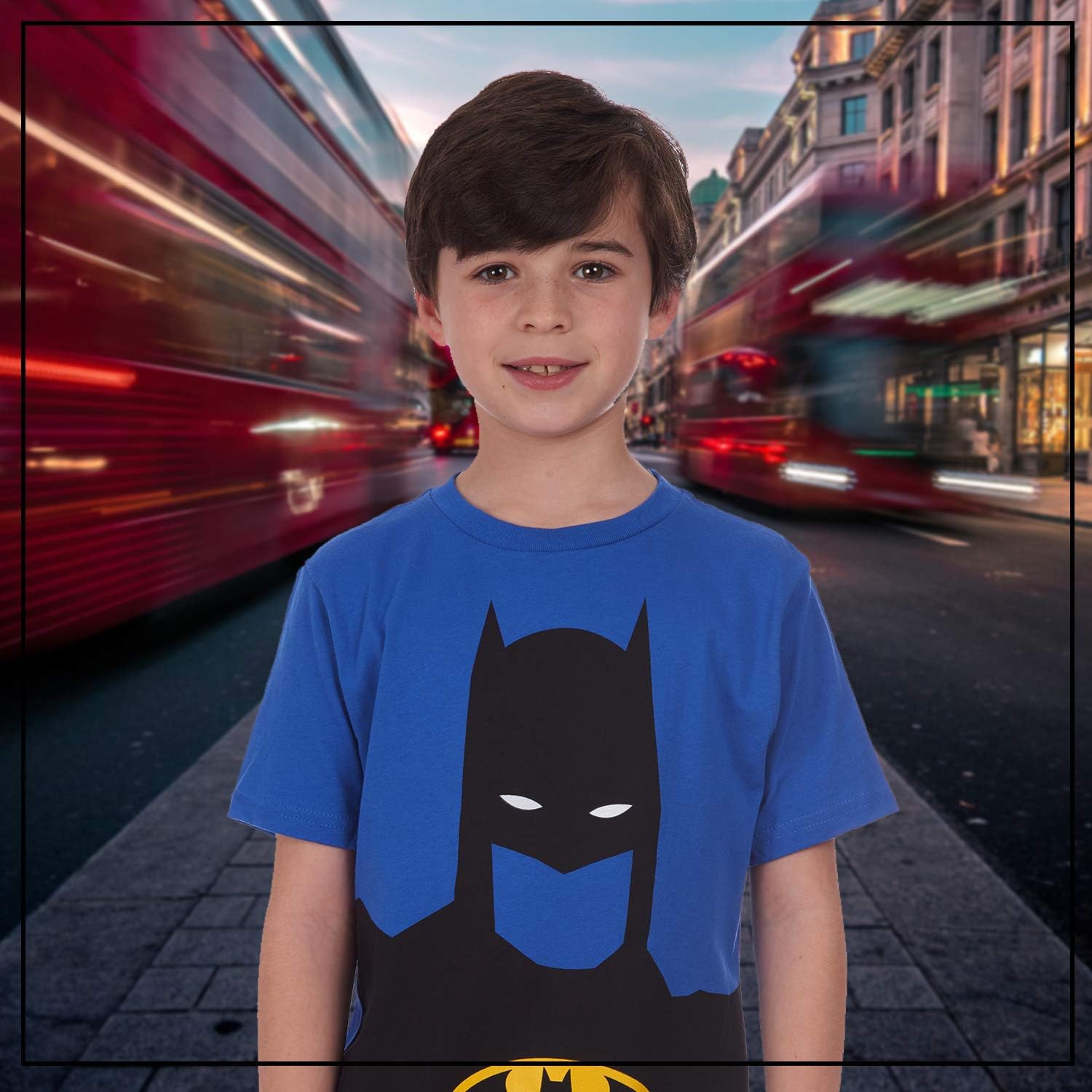 DC Comics Boys' Glow in The Dark T-Shirt – Batman Logo Kids: Clothing