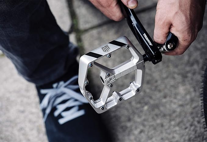 Amazon Crank Brothers クランクブラザーズ ペダル スタンプ3 ラージ ダニーマッカスキル シルバー クランクブラザーズ Crank Brothers ペダル