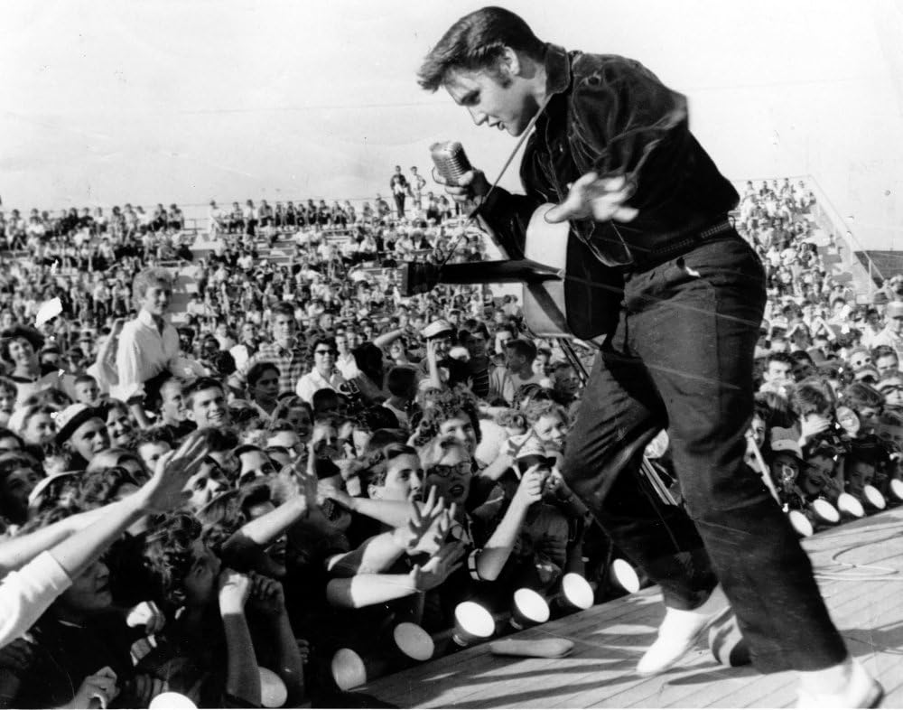 Photographs - Elvis Presley performing Photo Print (10 x 8)