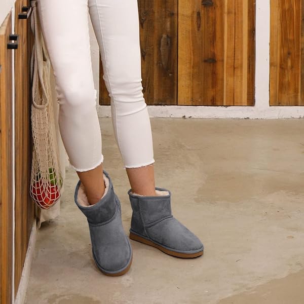 ZIZOR WOMEN’S COZY SHORT BOOTIE SLIPPERS, WINTER WARM HARD BOTTOM HOUSE SHOES WITH FUZZY LINING, GRAY, 10 M US