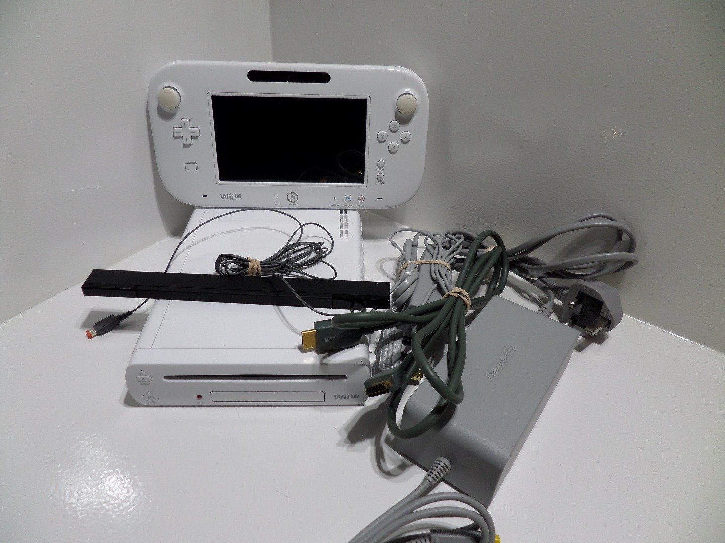 Nintendo Wii U 8GB Basic Pack - White